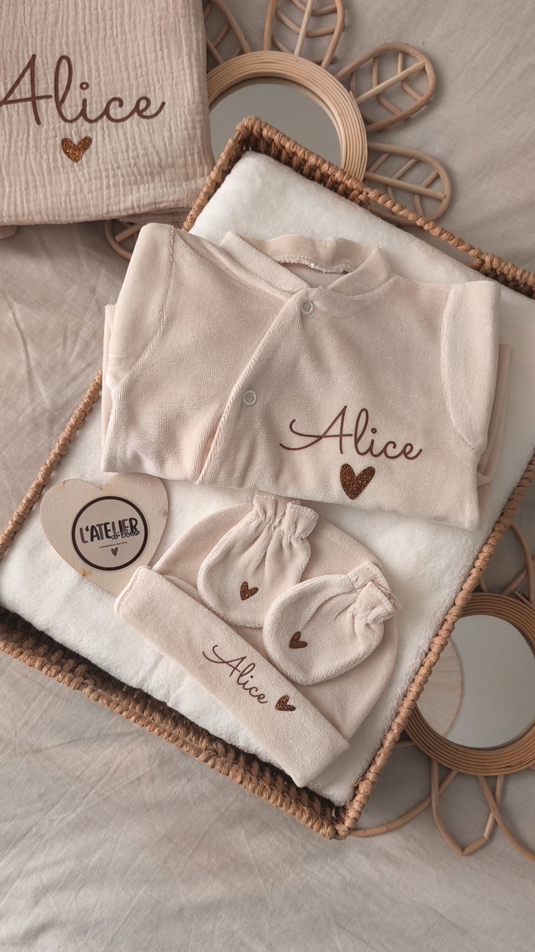 Pyjama en velours Camel - Grand prénom sur pyjama