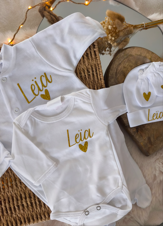 Ensemble 4 pièces - Pyjama,Body,Bonnet et Moufles