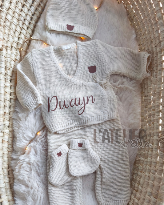 Tenue en maille - Prénom sur le ventre