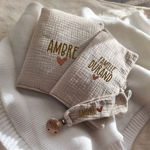 COFFRET CADEAU - Carnet de santé,Livret de famille et Attache tétine