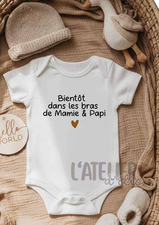 Body annonce  - Bientôt dans les bras de Mamie & Papi