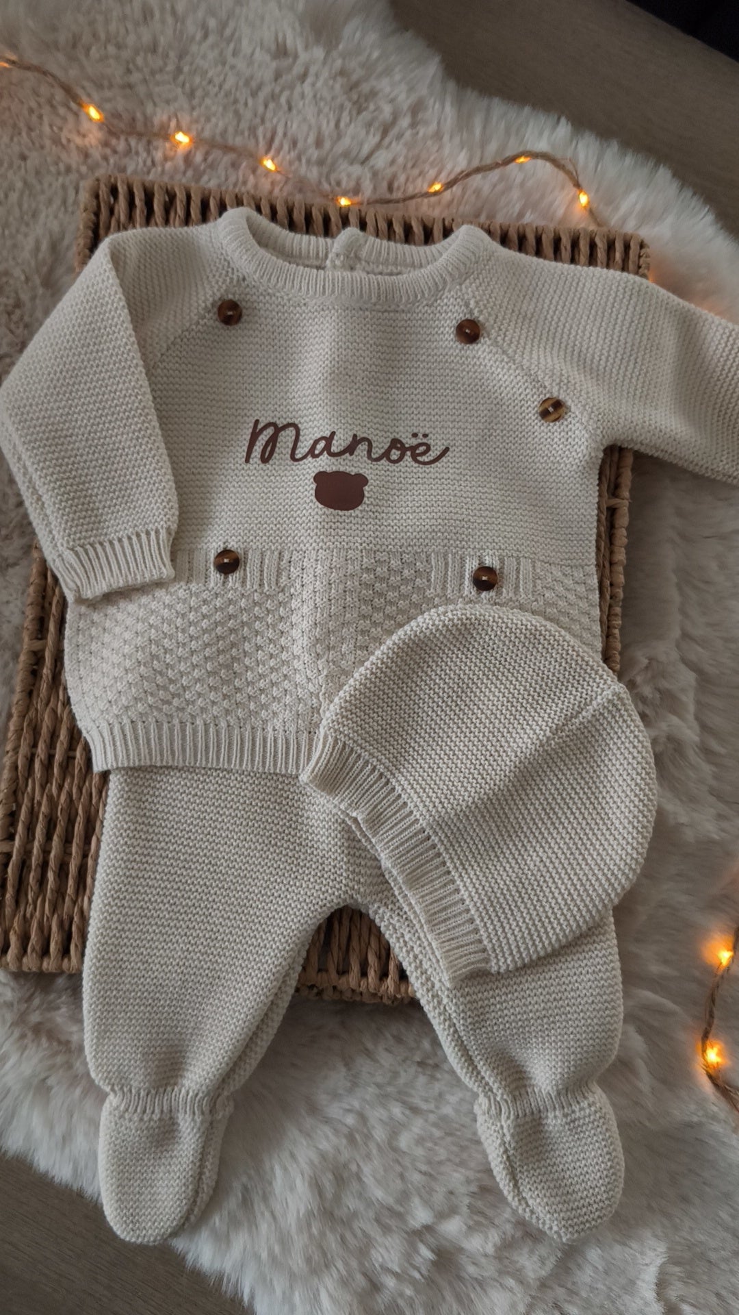 TENUE DE NAISSANCE 0/3 MOIS - Beige a boutons