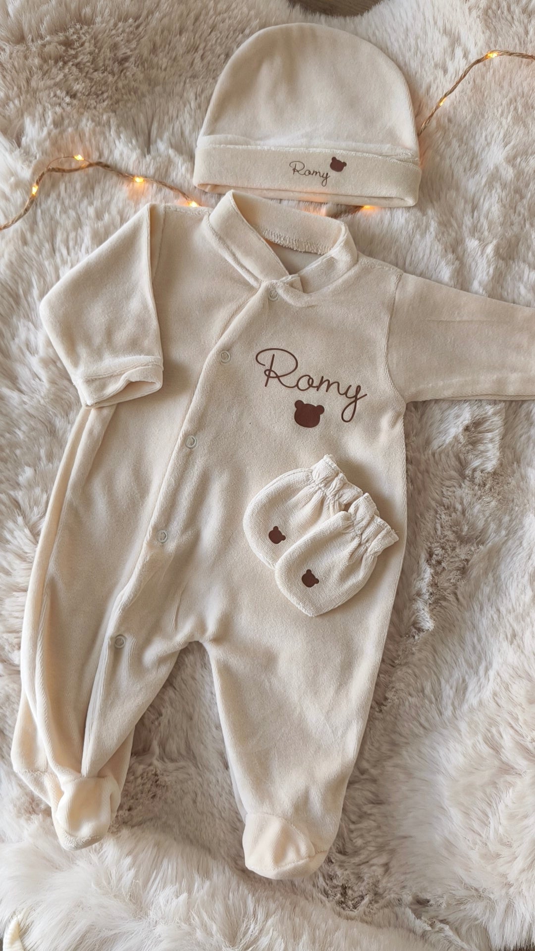 Pyjama en velours - Grand prénom sur pyjama & bonnet