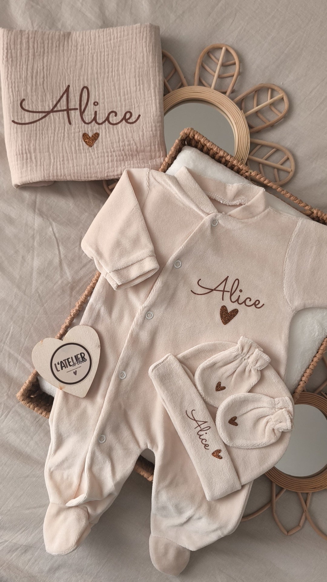 Pyjama en velours - Grand prénom sur pyjama & bonnet