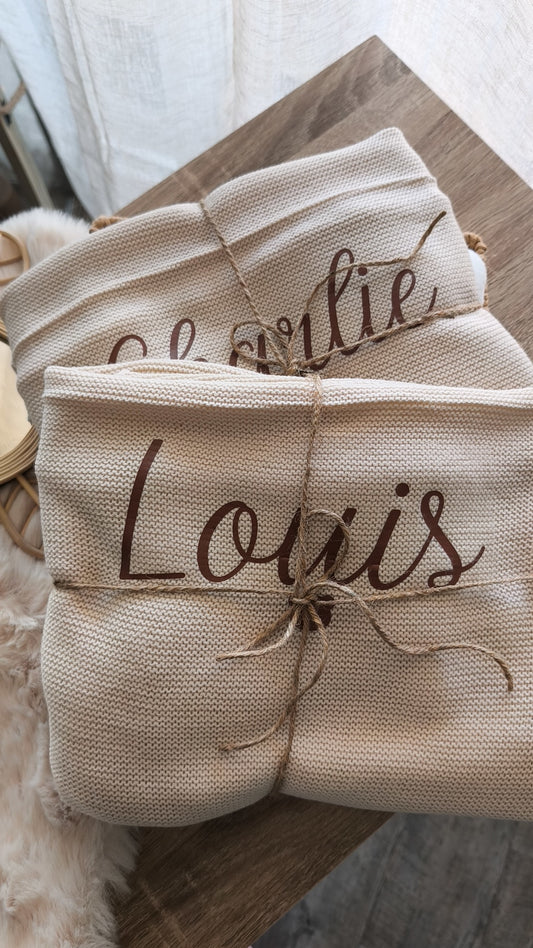 Couverture maille - Beige - Prénom au centre