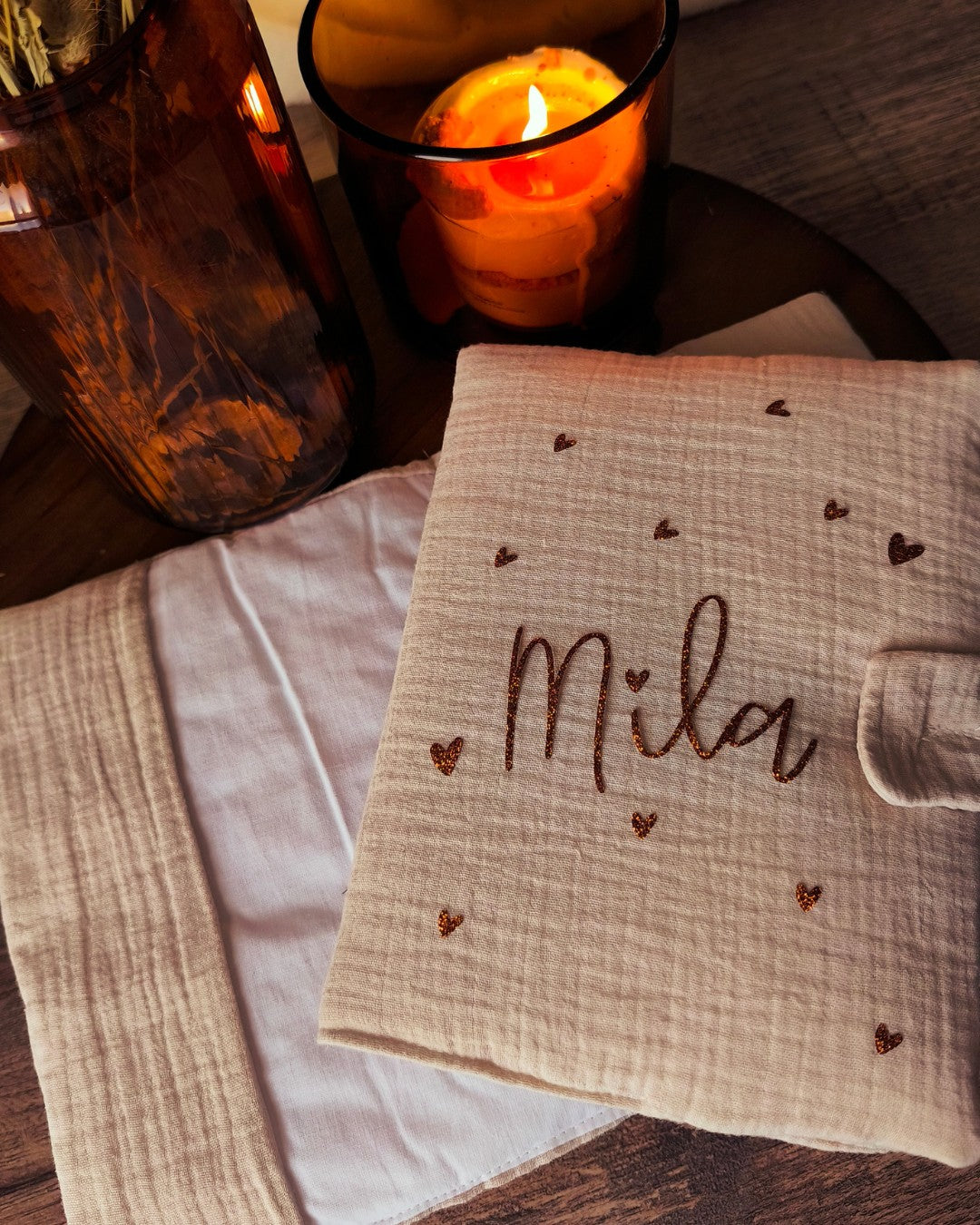 COFFRET CADEAU - Carnet de santé + Attache tétine + Chaussons