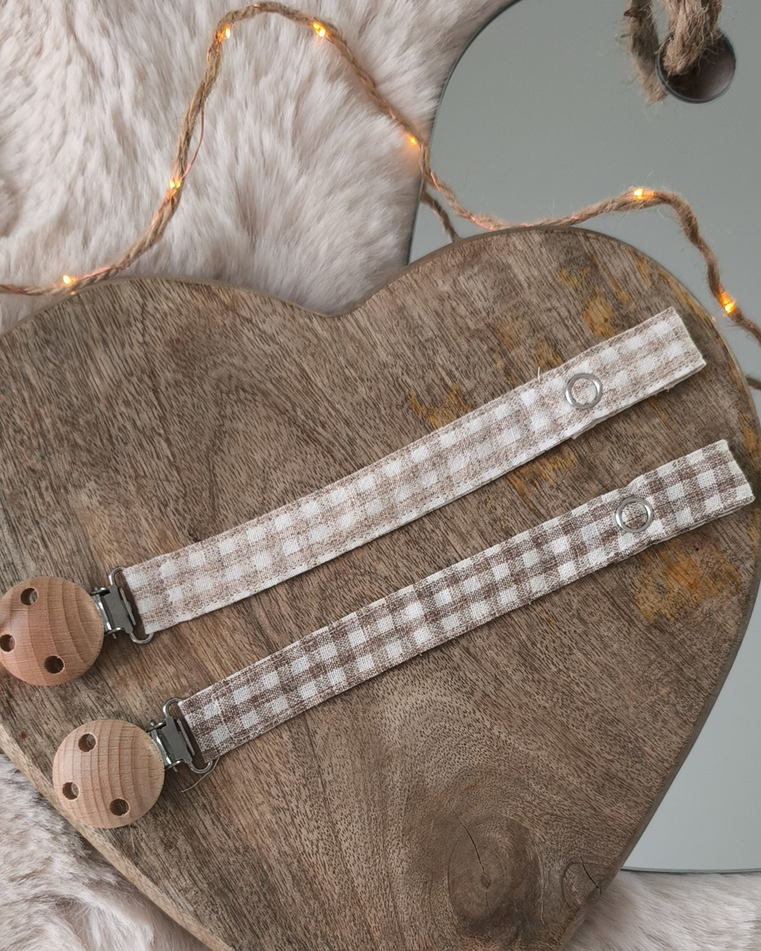 Attache tétine - Carreaux brun