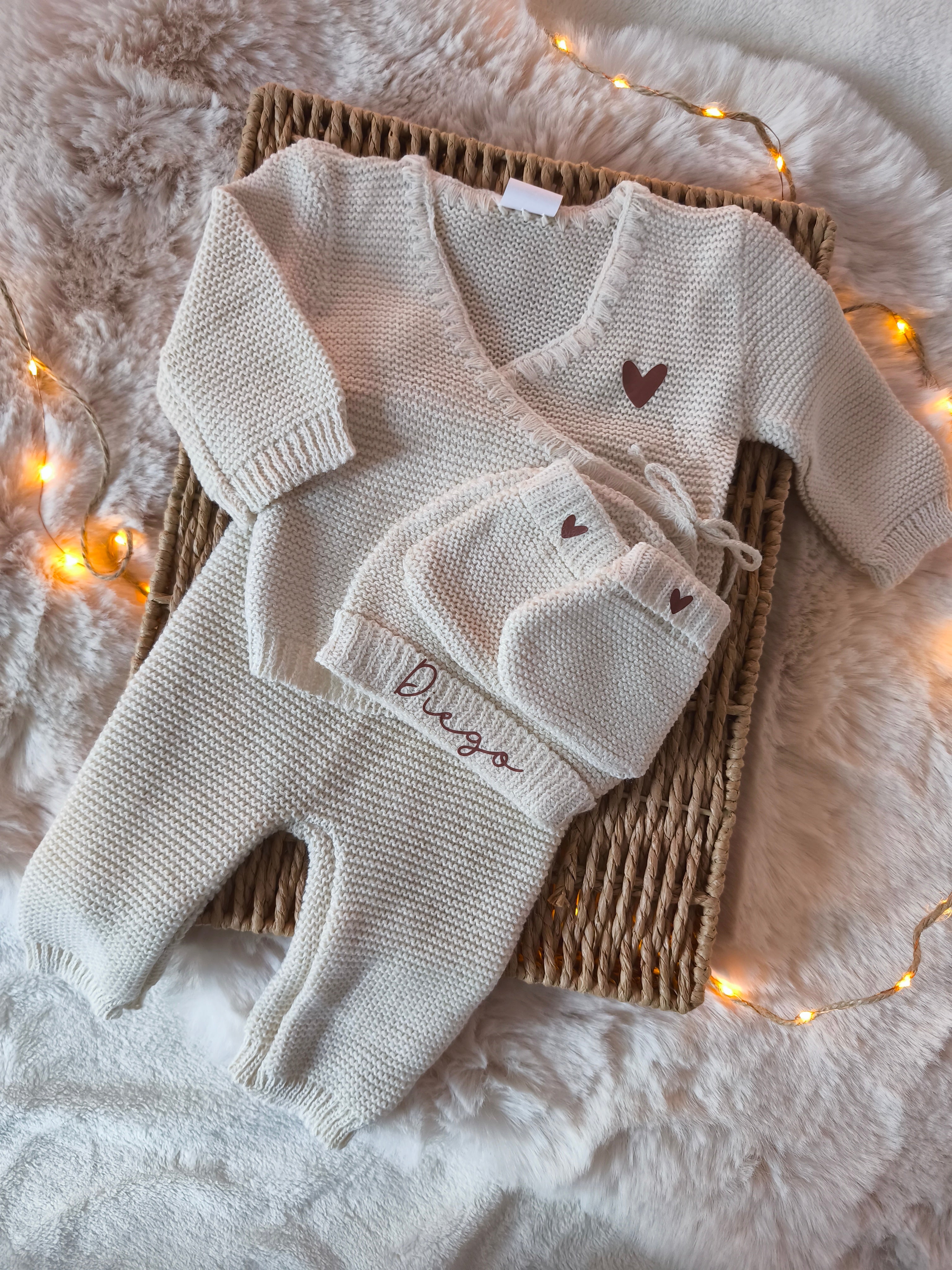 Ensemble Cache Cœur  - Prénom sur le bonnet