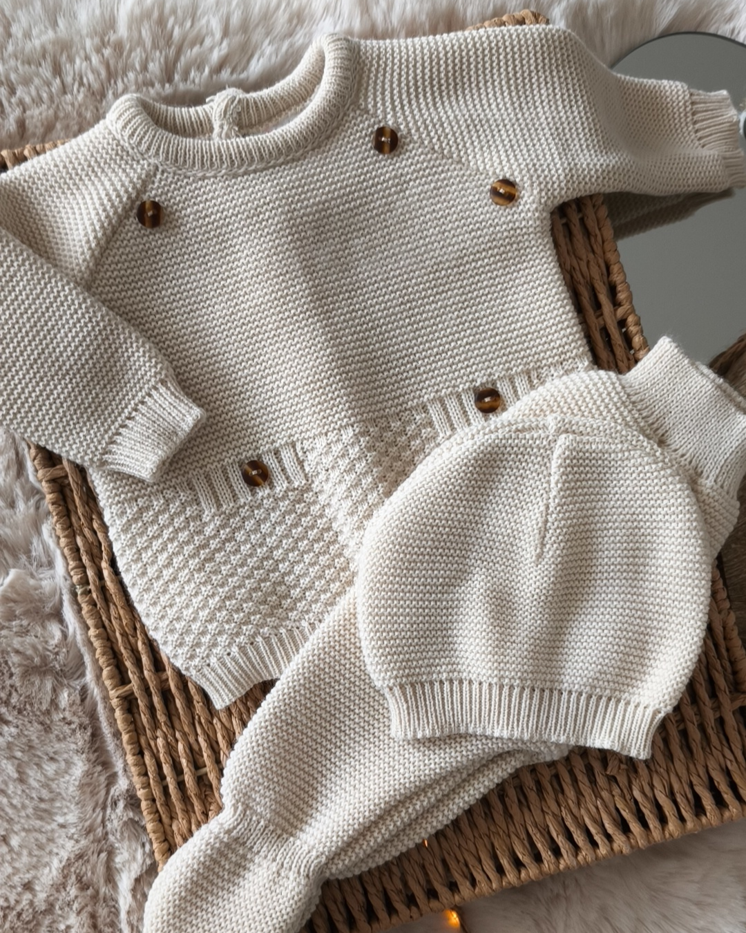 TENUE DE NAISSANCE 0/3 MOIS - Beige a boutons