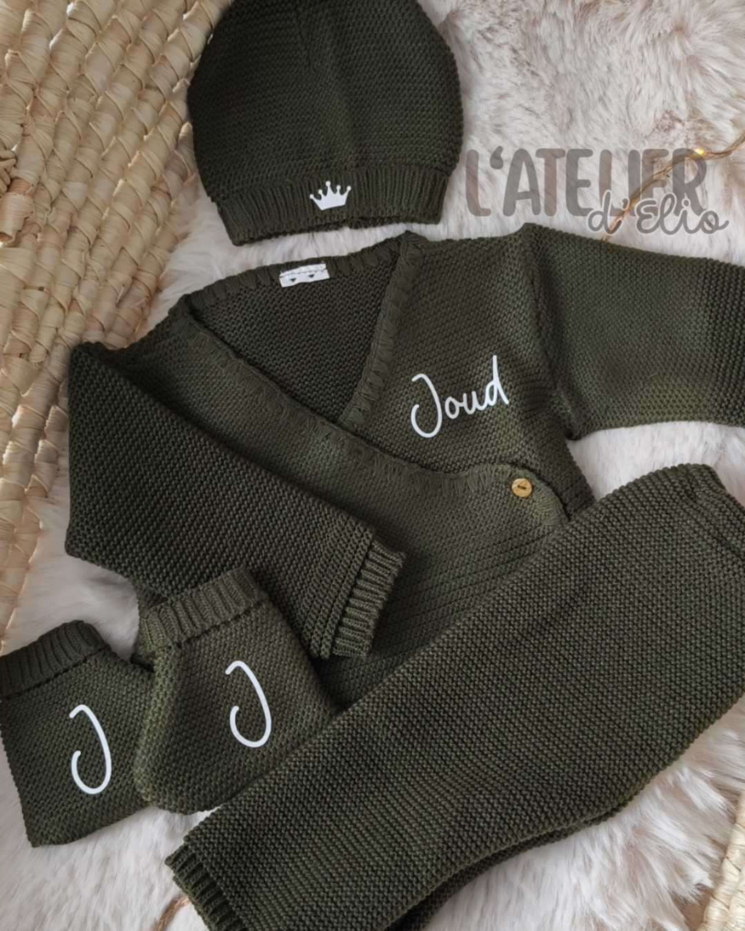 Tenue en maille - Initial sur chaussons