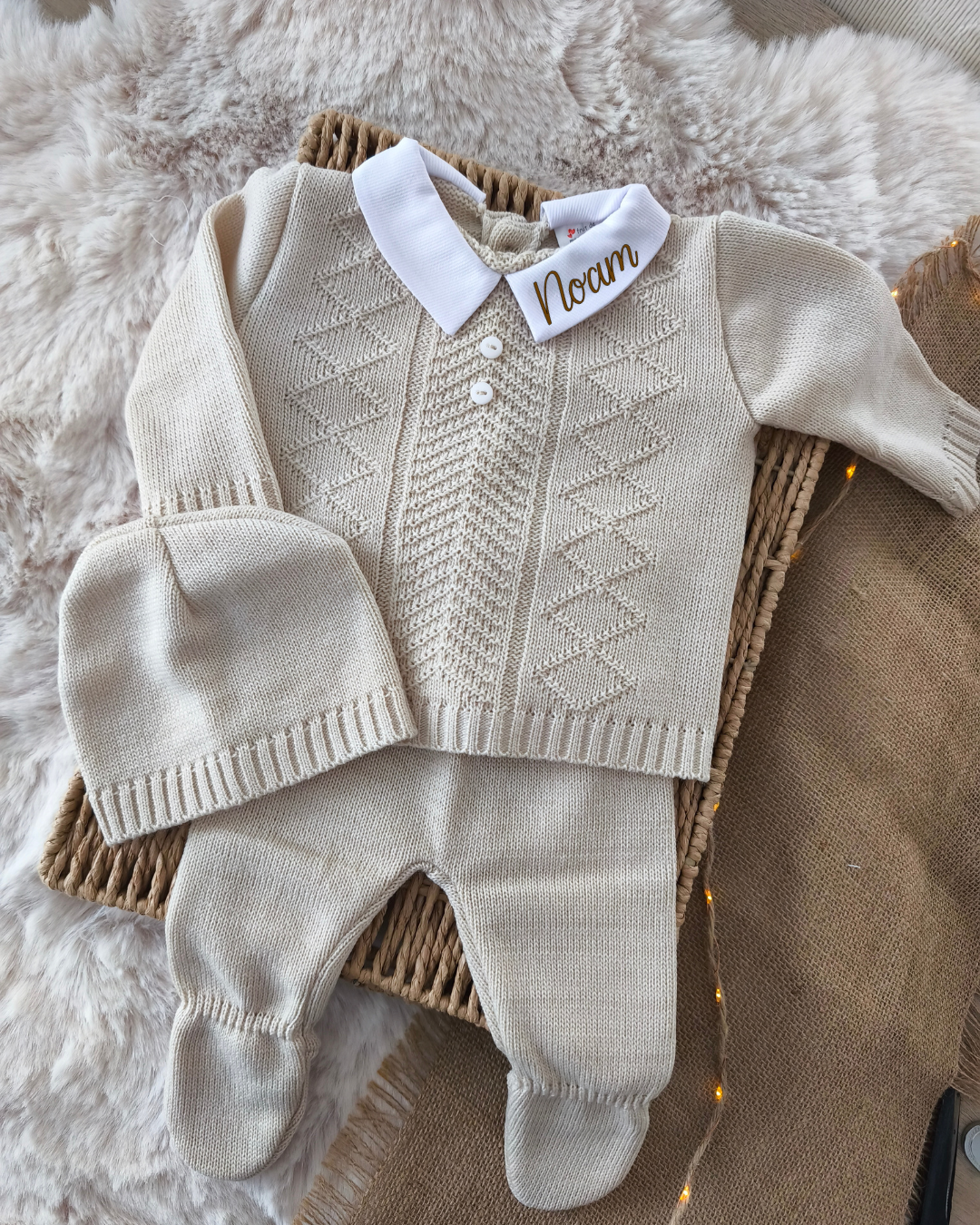 TENUE DE NAISSANCE 0/3 MOIS - Col beige